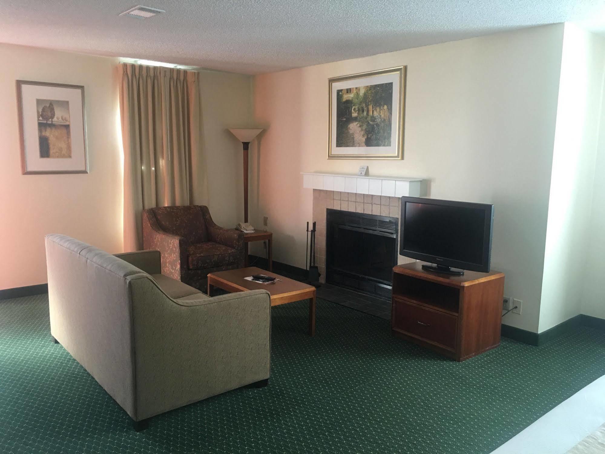 Fairbridge Inn & Suites - Akron Copley Township - West ภายนอก รูปภาพ